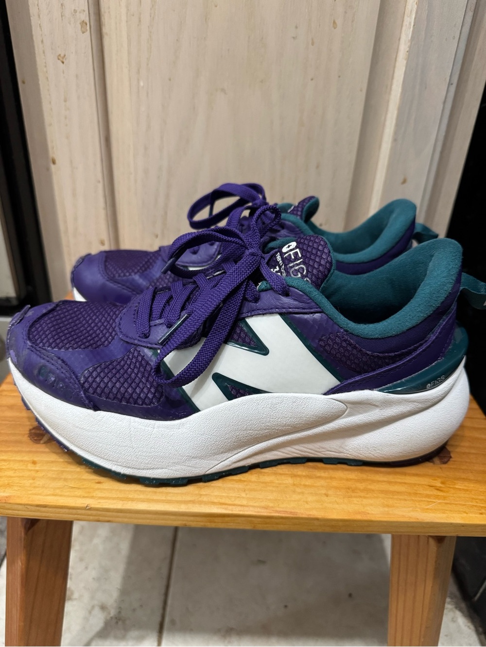 Figs New Balance 3447 Women's Purple and Teal size 6.5